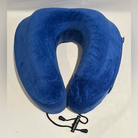 Cabeau Evolution Plus Memory Foam Travel Neck Pillow - Picture 4 of 9